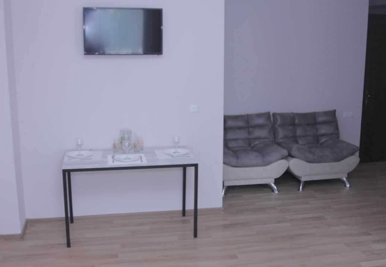 Hotel Caucasus Tbilisi Buitenkant foto
