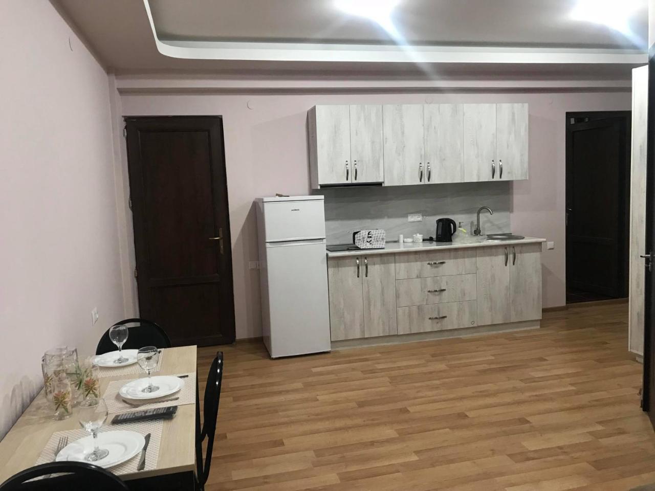 Hotel Caucasus Tbilisi Buitenkant foto