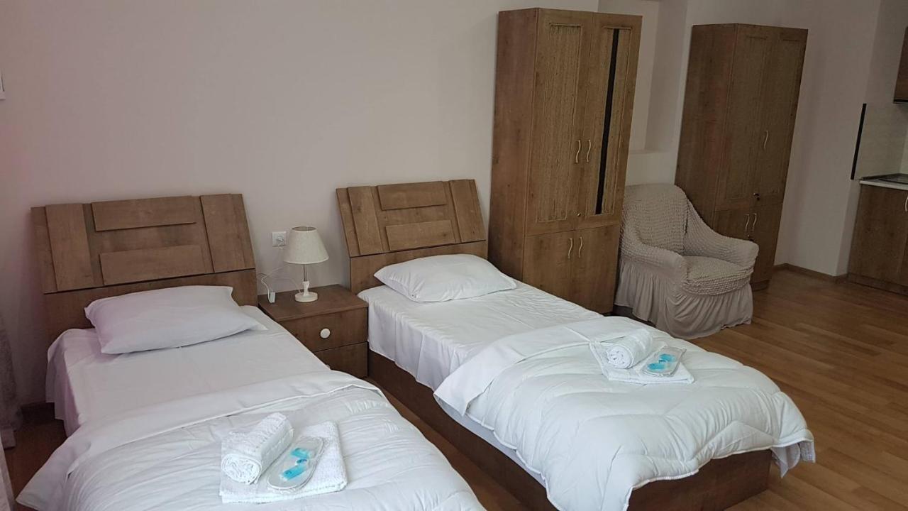Hotel Caucasus Tbilisi Buitenkant foto