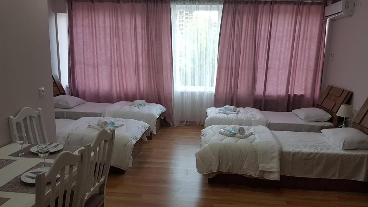 Hotel Caucasus Tbilisi Buitenkant foto