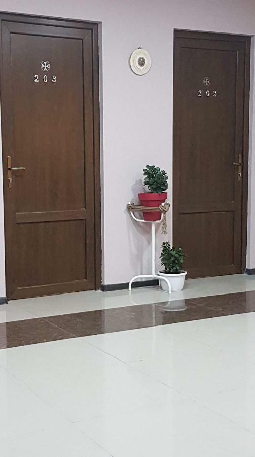 Hotel Caucasus Tbilisi Buitenkant foto