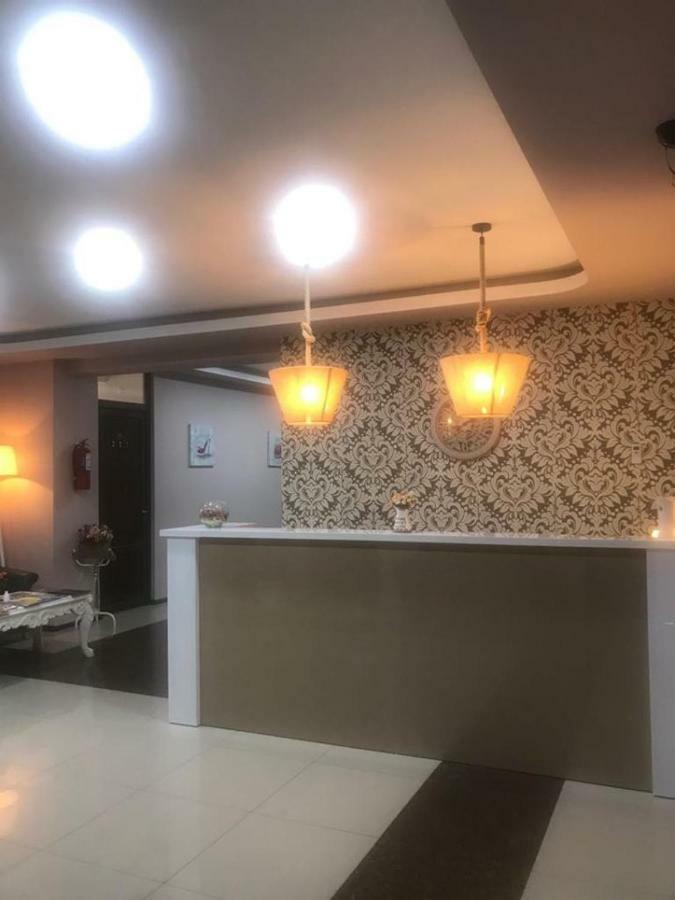 Hotel Caucasus Tbilisi Buitenkant foto